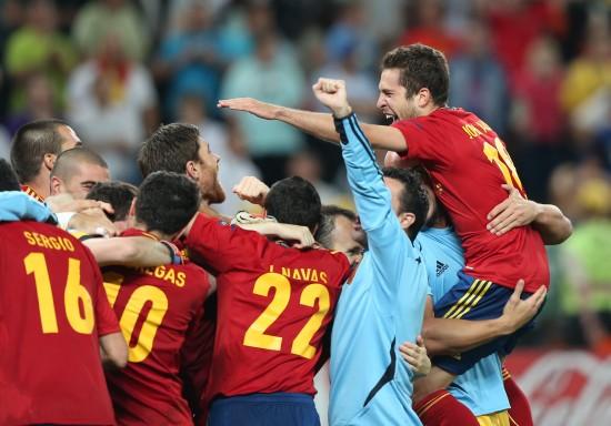 2008欧洲杯决赛回放（2008欧洲杯决赛西班牙首发）